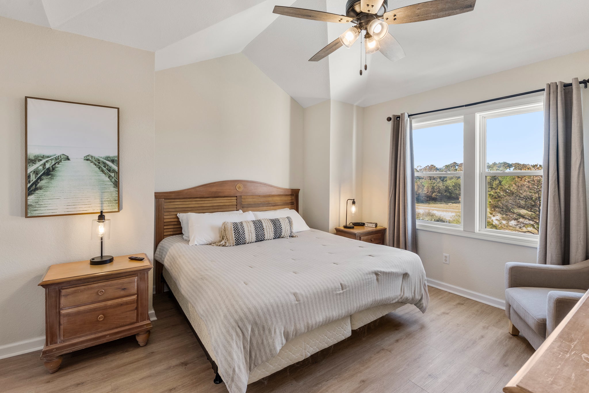 WH642: Salty Horse | Top Level Bedroom 6