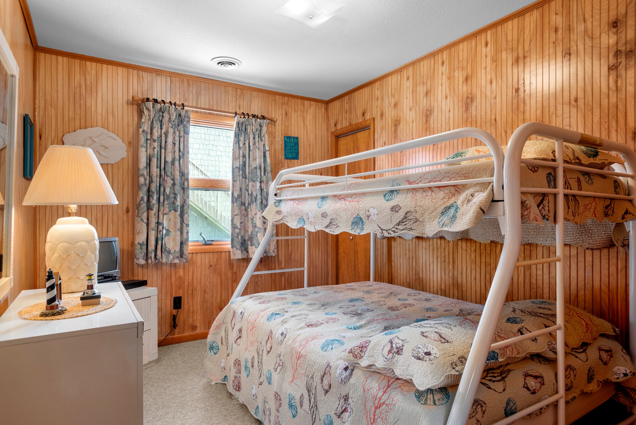 SN0407: Sailor's Rest at Nags Head l Mid Level Bedroom 4