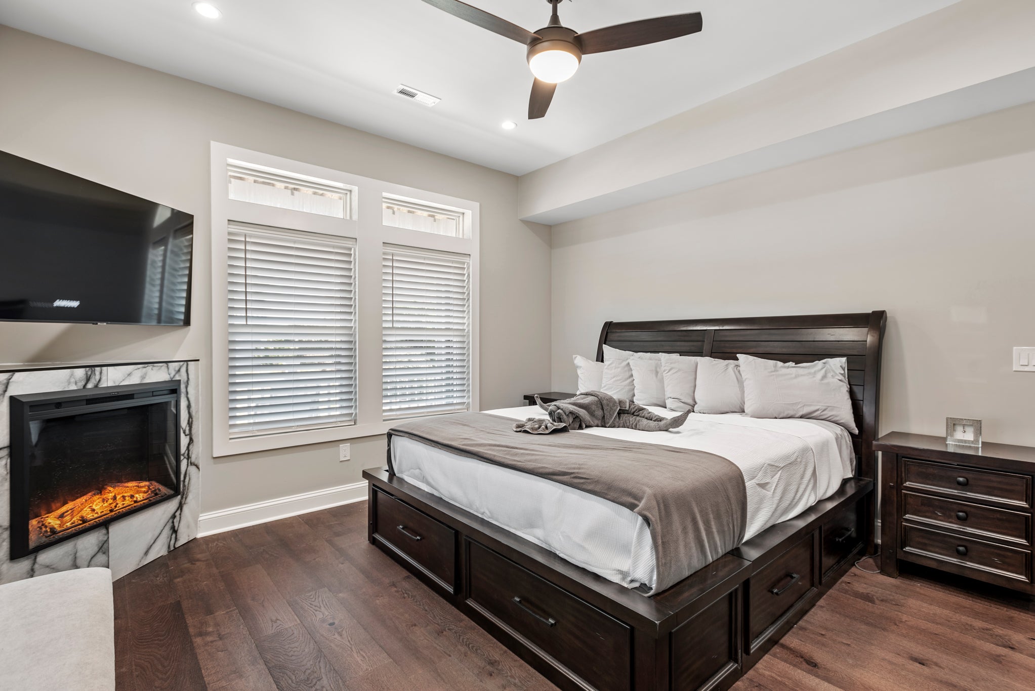 WH786: The OBX One | Mid Level Bedroom 10