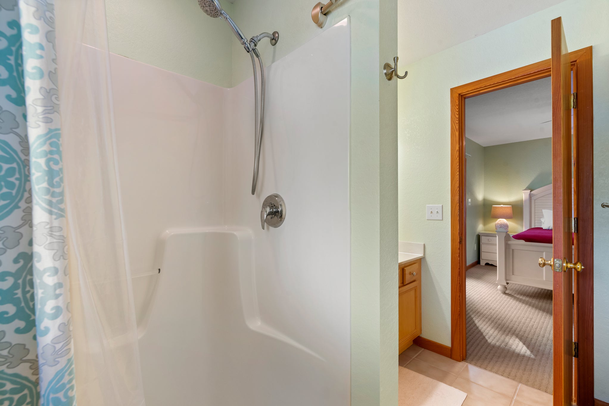 DU107: Chillax | Mid Level Bedroom 5 Private Bath