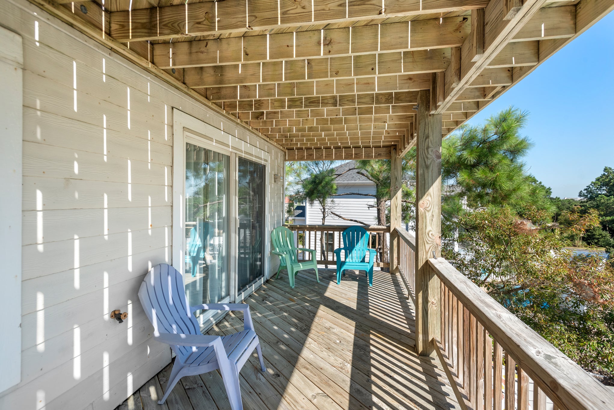 M841: Lighthouse Point | Mid Level Covered Deck