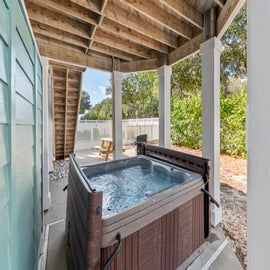 CC130:  Bermuda Banks | Poolside Patio w/ Hot Tub