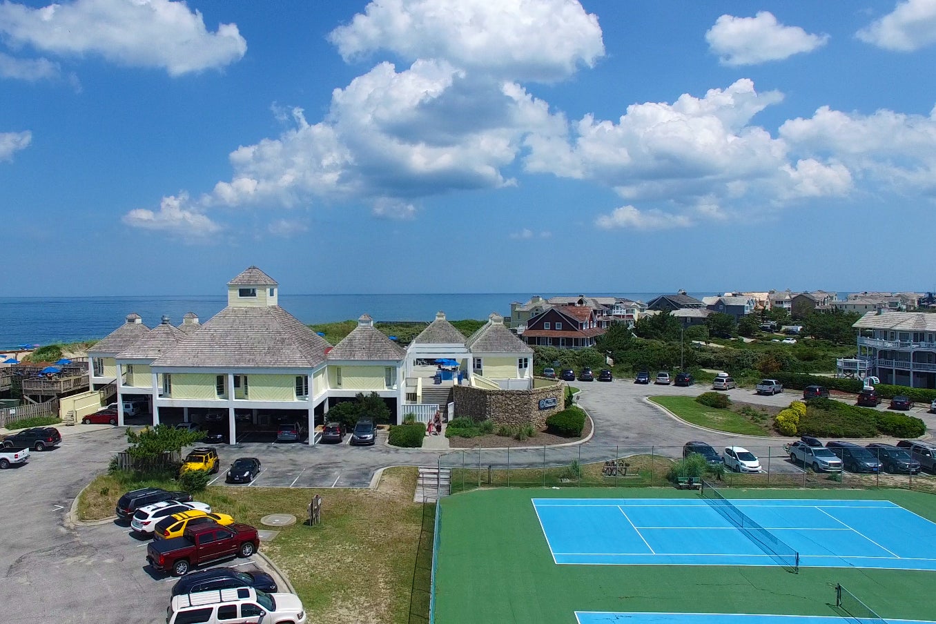 Village Beach Club | Tennis Courts