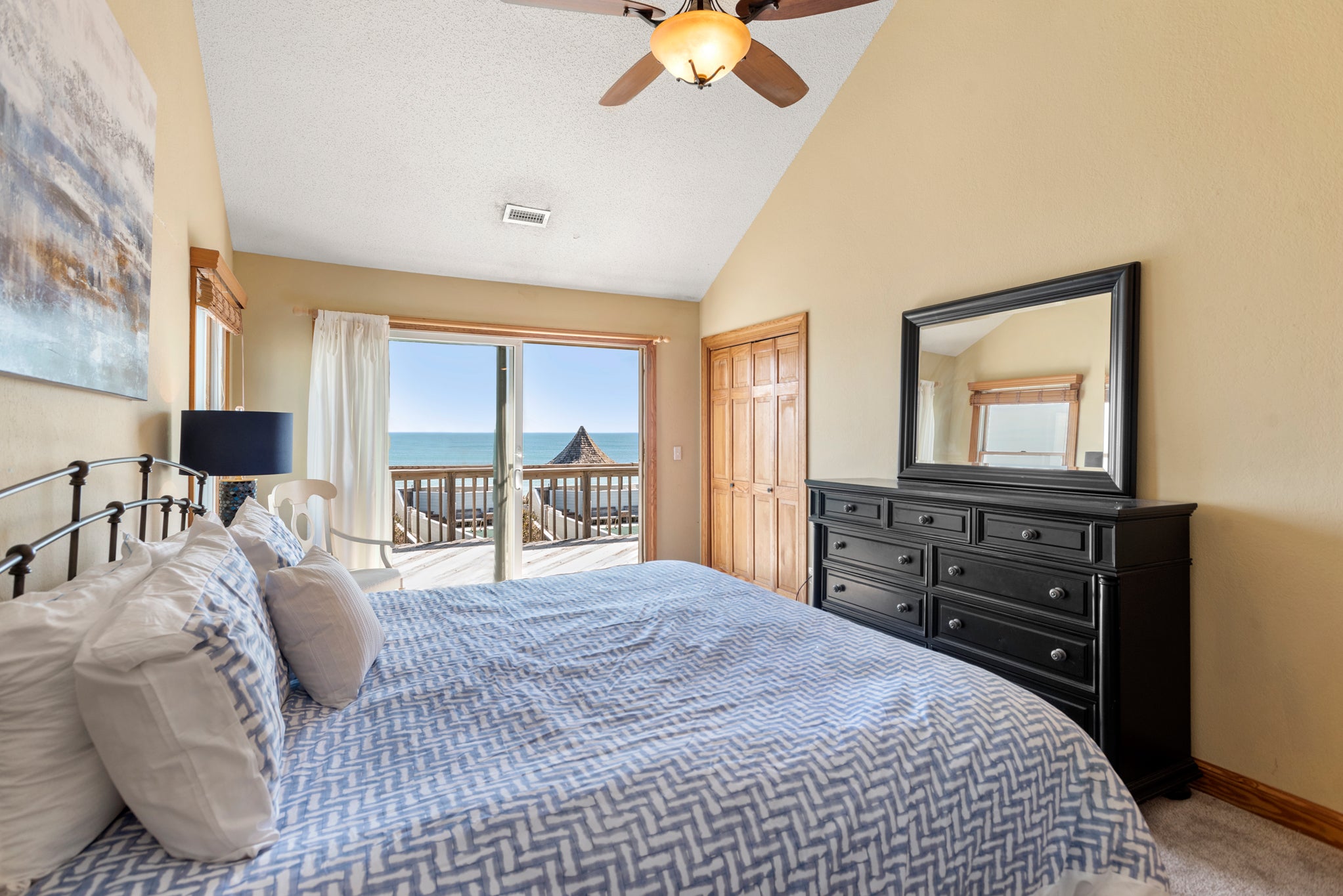 DU407: The Gathering Place | Top Level Bedroom 6