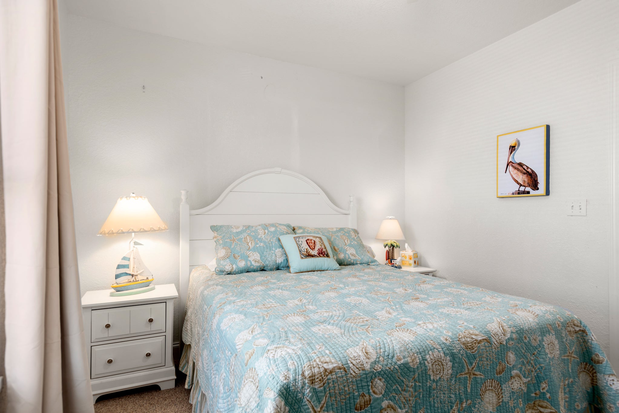 KDN3307: Carolina Sunshine l Mid Level Bedroom 3