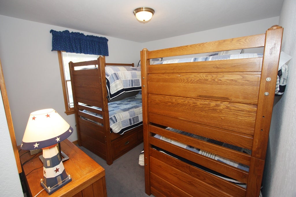CL712: Payne Free | Mid Level Bedroom 3