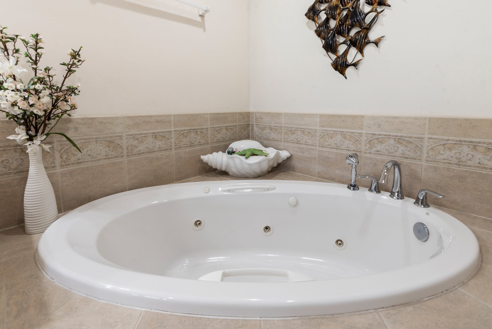 BU18: White Dolphin | Mid Level Bedroom 8 Private Bath - Right Side