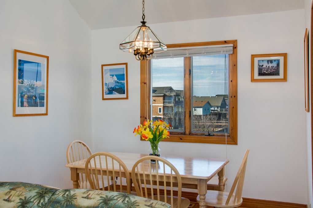 ACF:  My Kind of Townhome | Top Level Dining Area