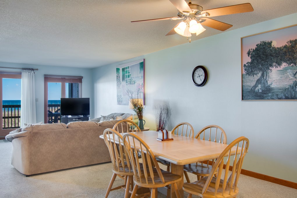 H202S: Heron Cove 202S | Dining to Living