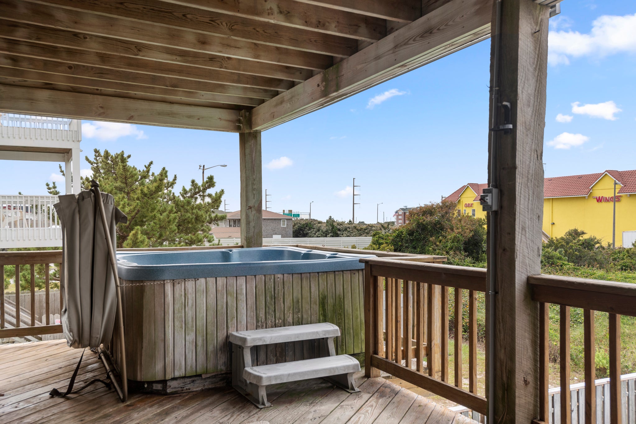 NH2700 Salty Vibes l Mid Level Back Deck w Hot Tub