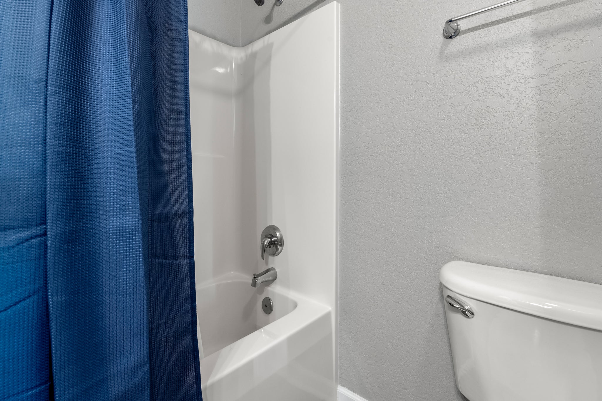 WH606: Blue You Away | Mid Level Hall Bath