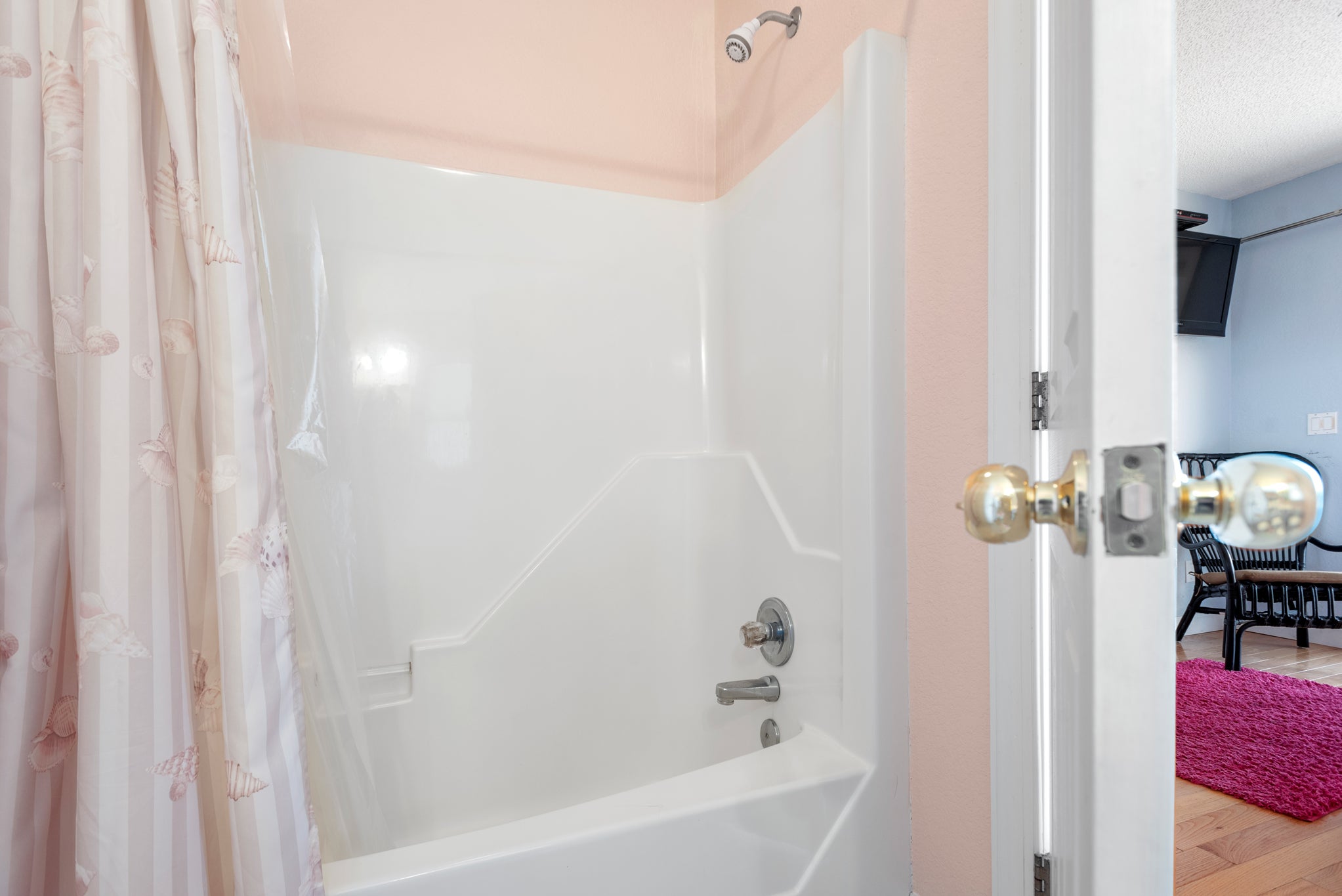 CS05: Per-SPECHT-tive | Mid Level Bedroom 6 Semi-Private Bath