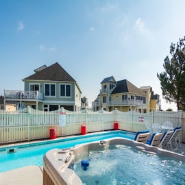 HK56: Hilltop Haven | Pool Area with Hot Tub