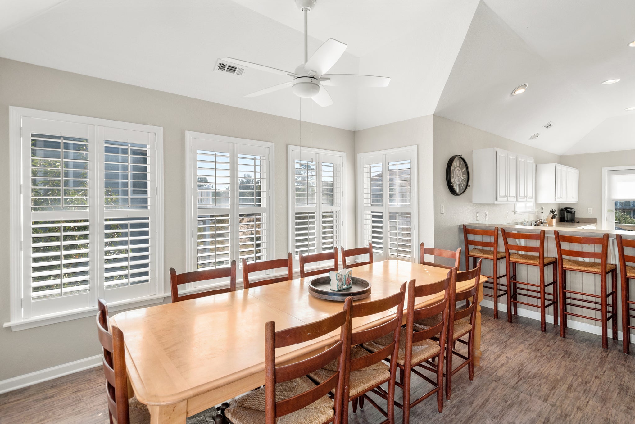 M841: Lighthouse Point | Top Level Dining Area