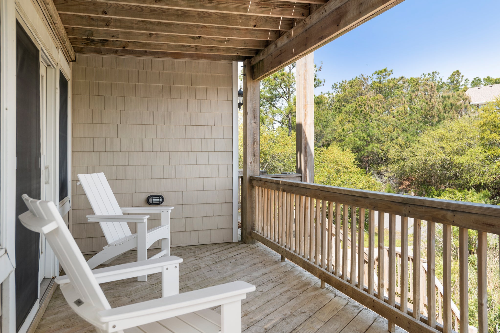 OH92: Banks Retreat  | Mid Level Front Deck