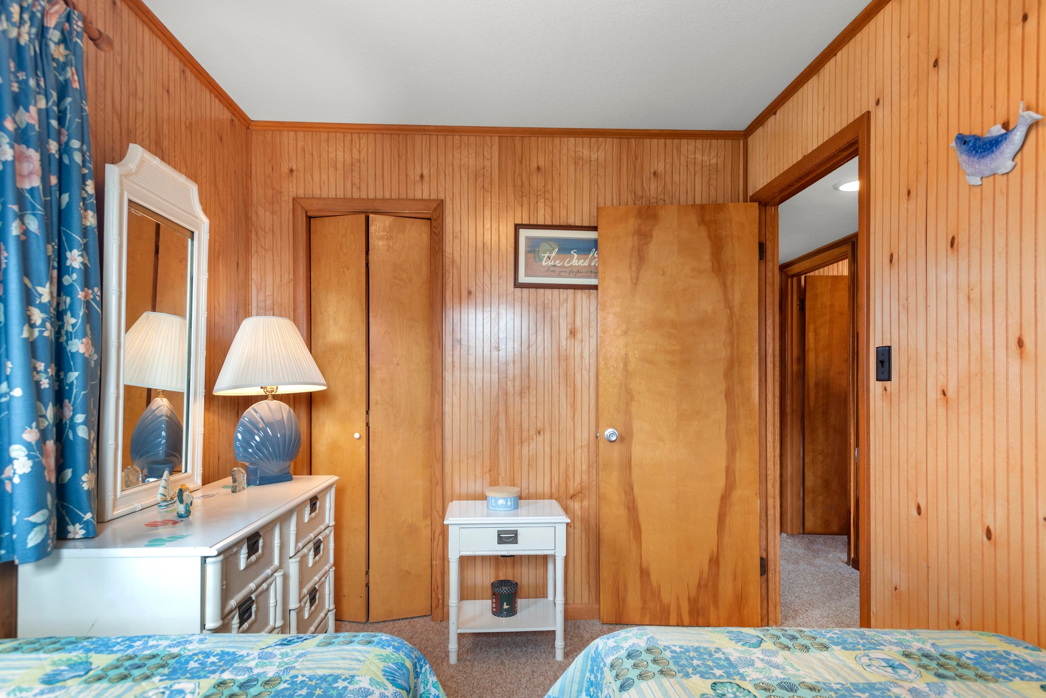 SN0407: Sailor's Rest at Nags Head l Mid Level Bedroom 1