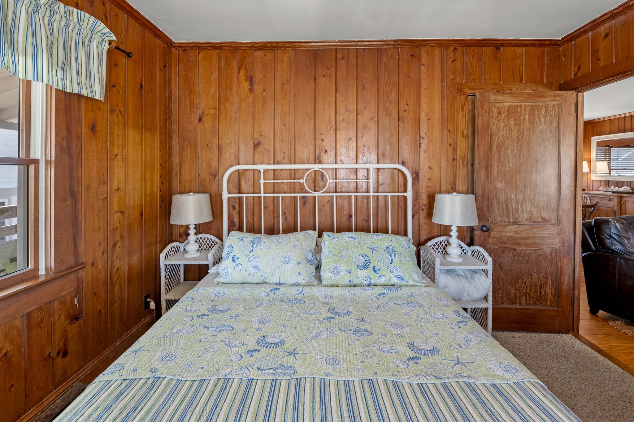 JR10: Mann Cottage | Bedroom 1