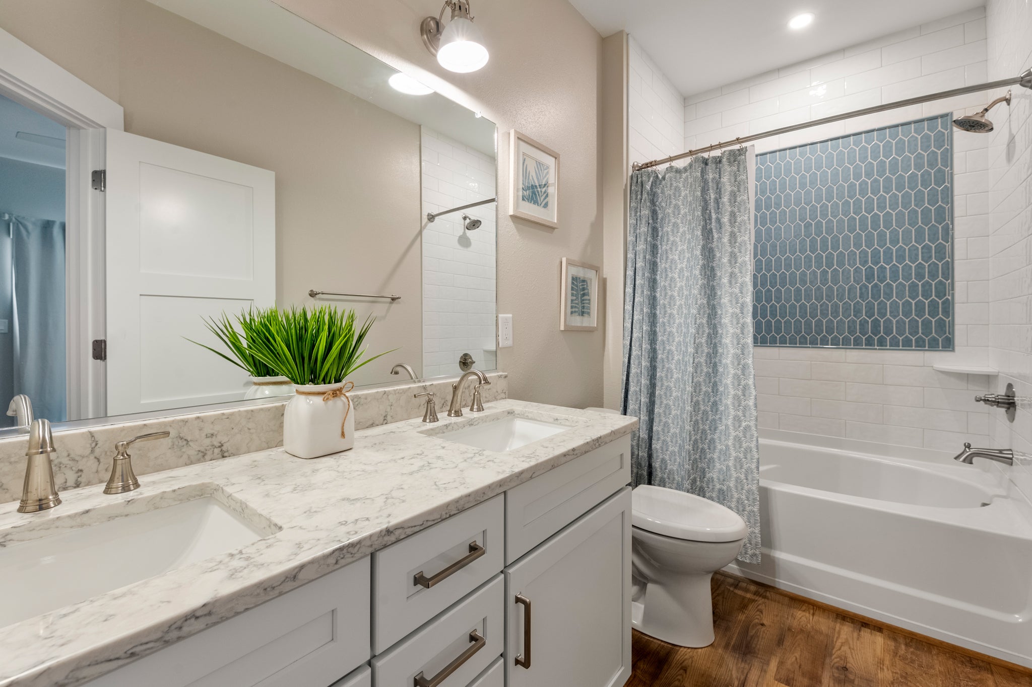 CC287: Go With The Flow | Mid Level Bedroom 4 Private Bath