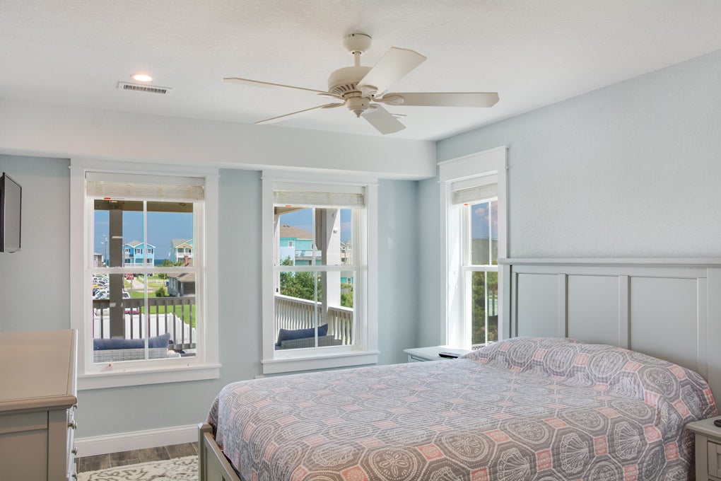 JR105: Toes in the Sand | Mid Level Bedroom 4