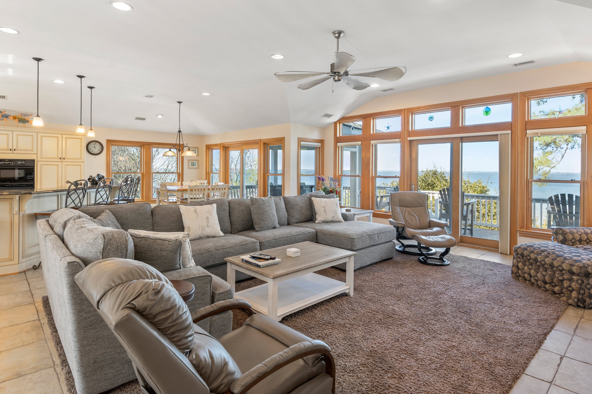 CL516: Sound Sational OBX | Top Level Living Area