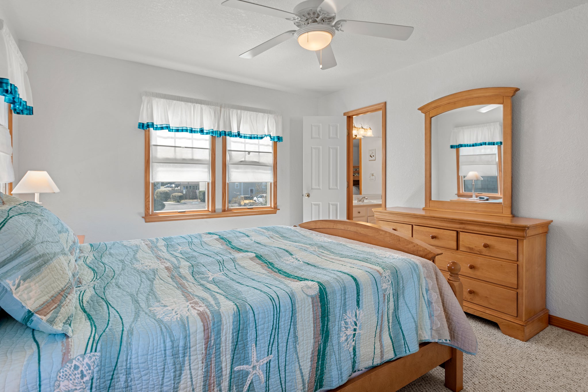KD37: Weekend At Pinchy's | Mid Level Bedroom 1