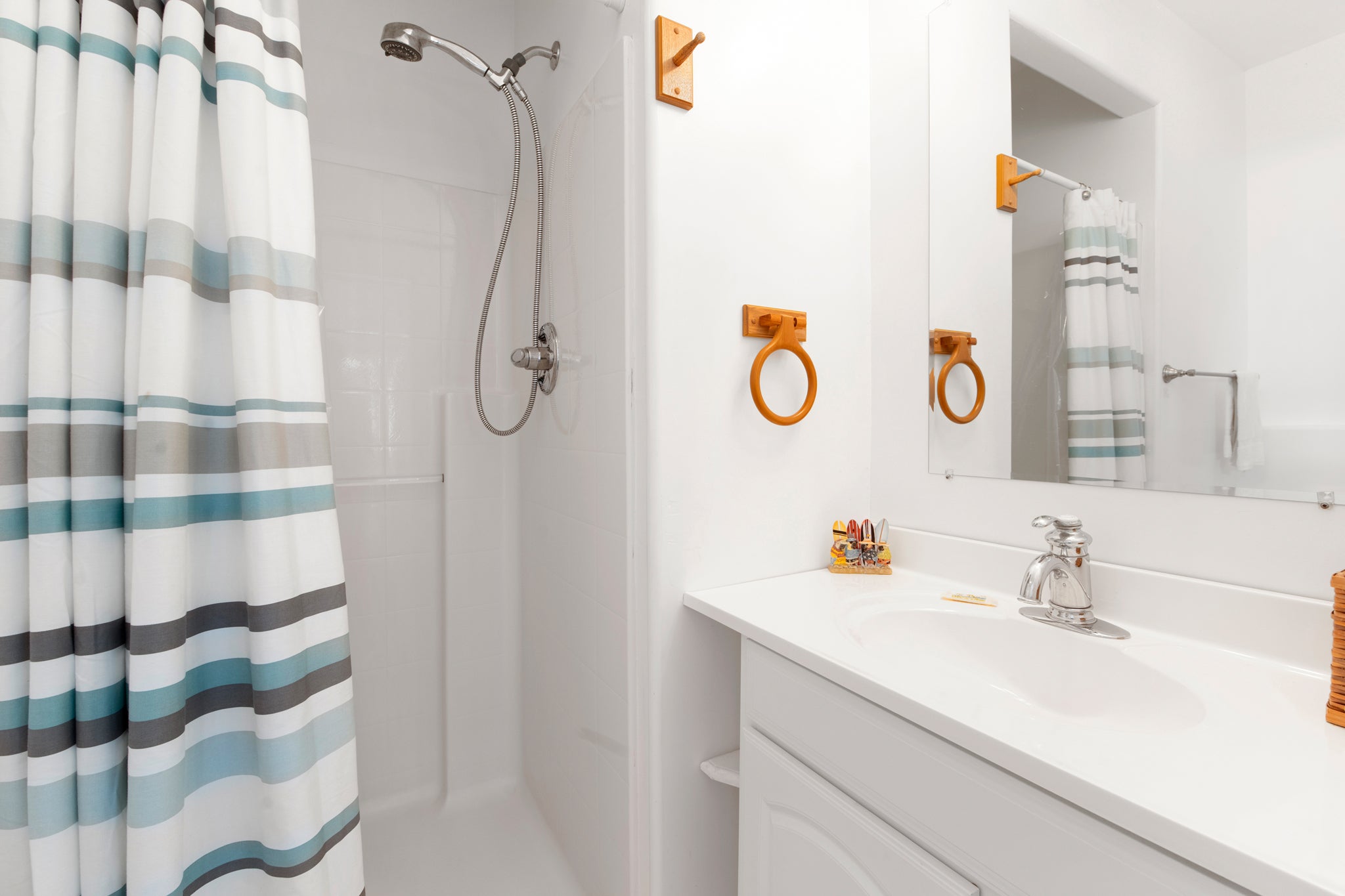 KDN3307: Carolina Sunshine l Mid Level Bedroom 3 Private Bath