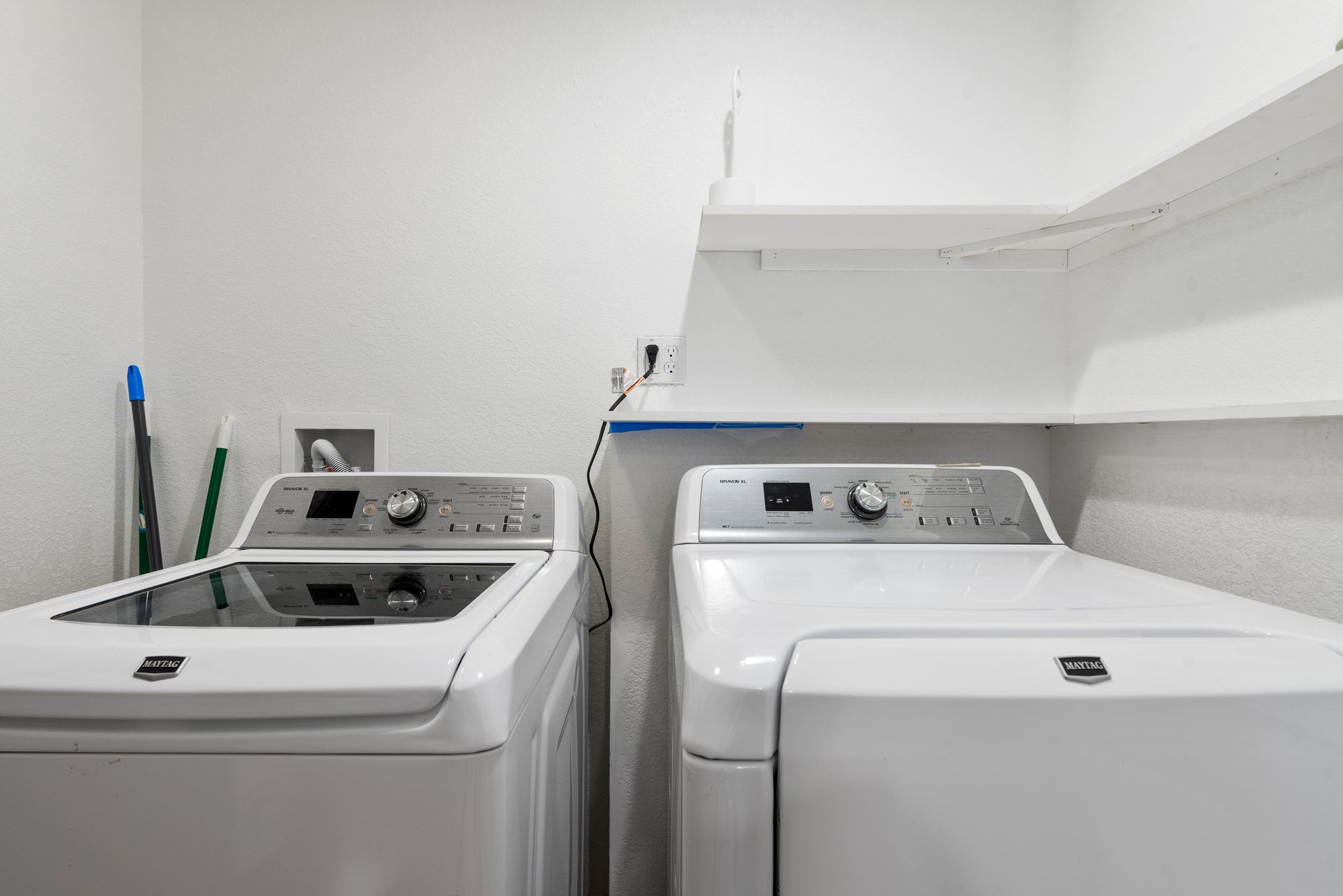 M840: Salty Sunsets | Mid Level Laundry Area
