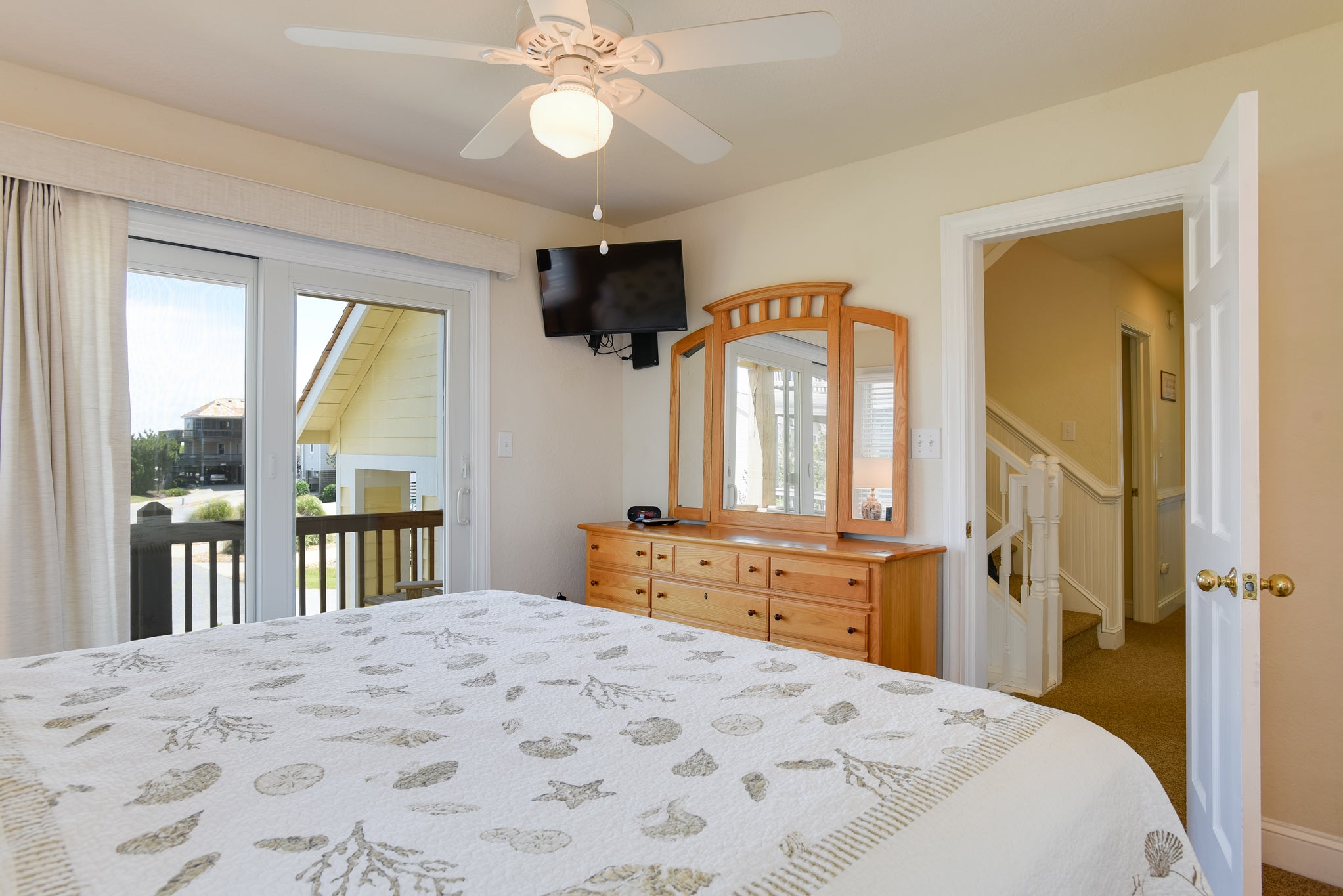 SV10: The Sandcastle By The Sea | Mid Level Bedroom 3