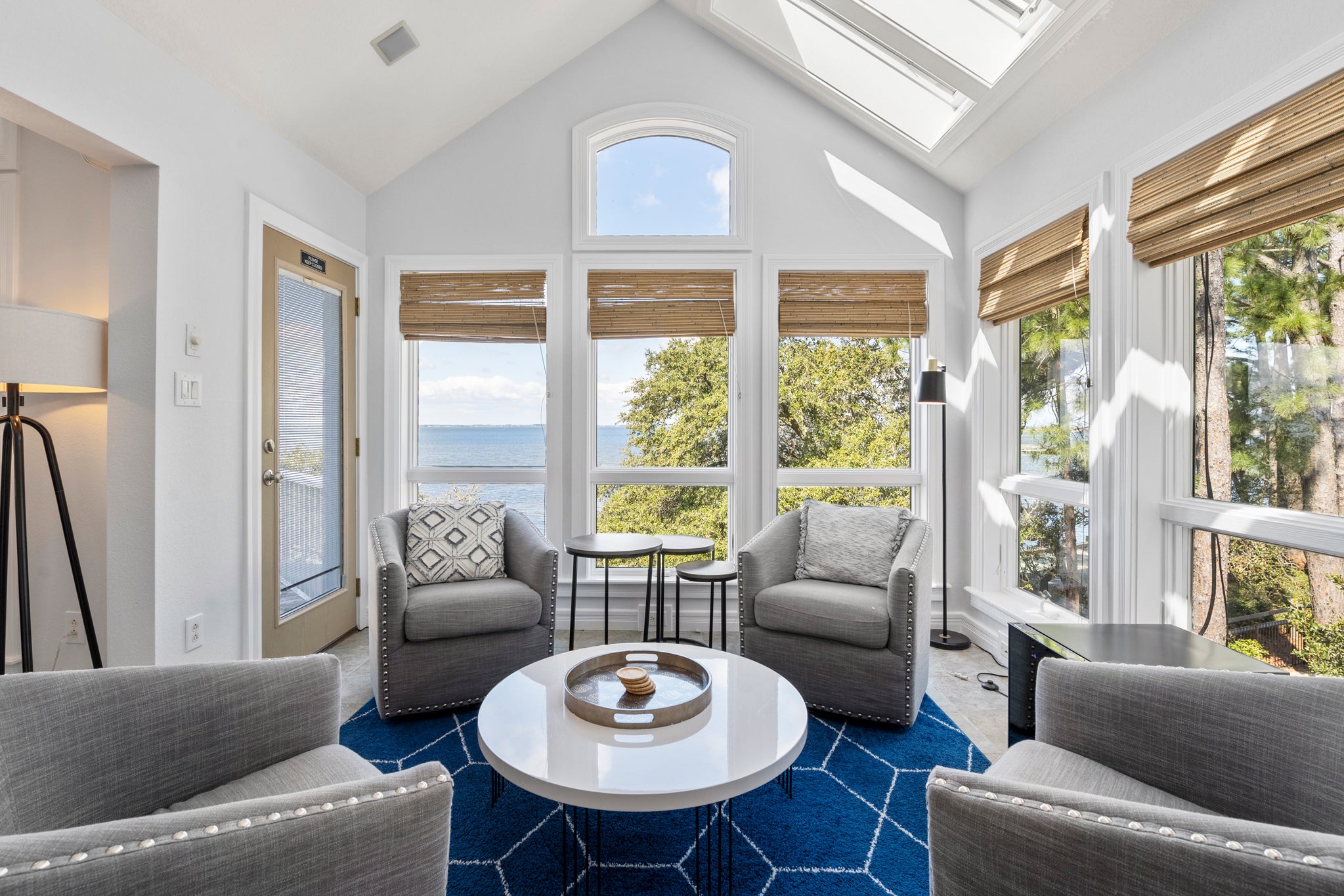 CL543: Catch N Relax | Top Level Sunroom