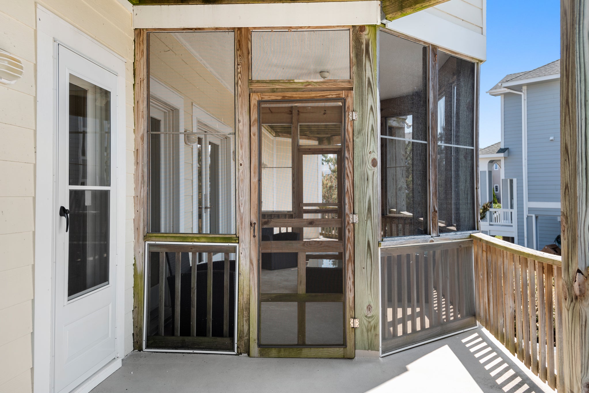 BCH10: The Pour House | Mid Level Screened Porch