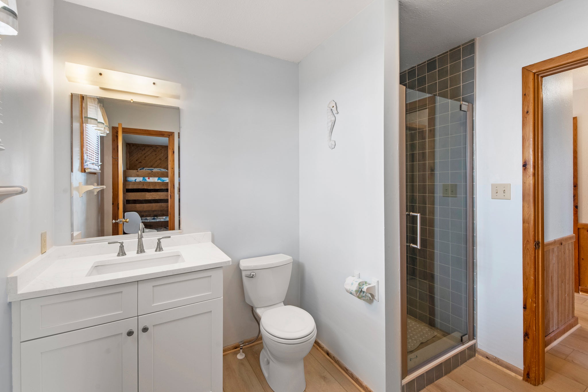SN0609: Sea of Tranquility | Mid Level Hall/BR1 Bath