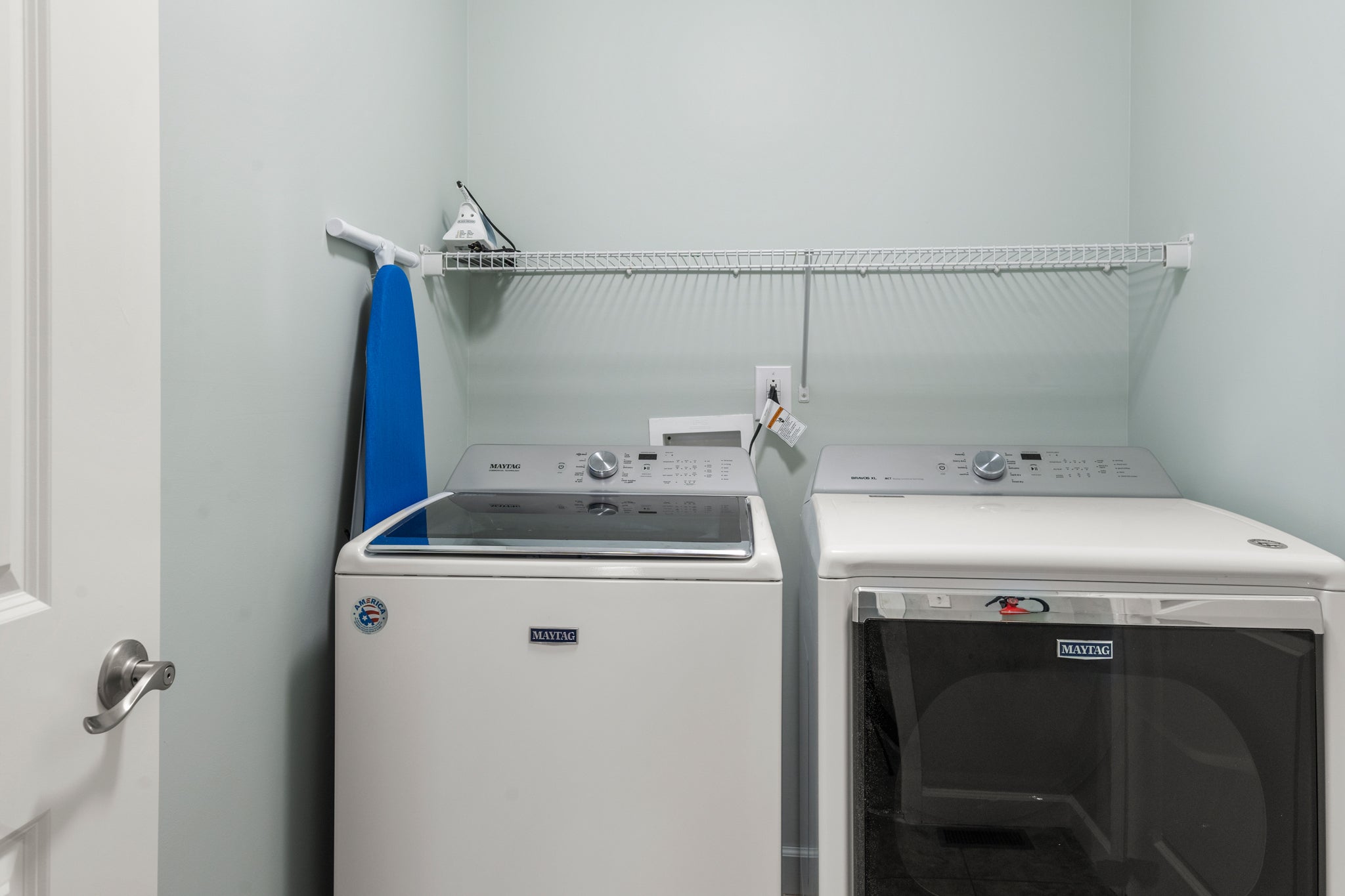KDS0201: Woodshed l Mid Level Laundry Room