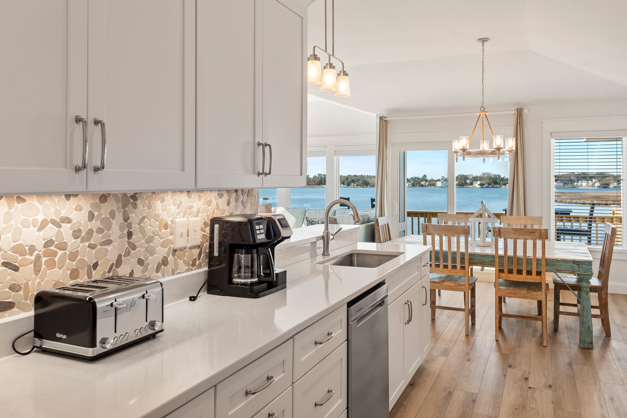 CLP301A: Sunset On The Sound | Top Level Kitchen