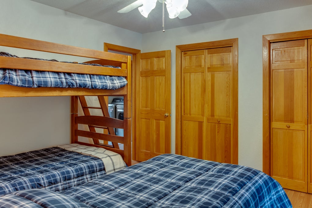 SH56: One Particular Harbour l Mid Level Bedroom 1