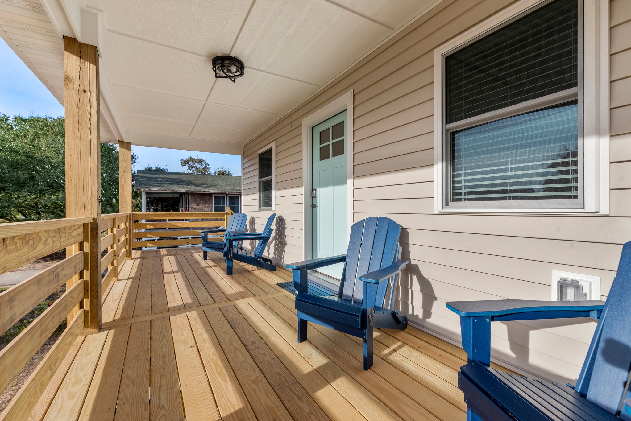 KDN9600: Wright On Time | Front Porch