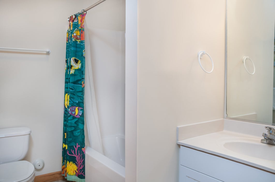 SV07: Sandy Sea Gulls | Mid Level Bedroom 3 Private Bath