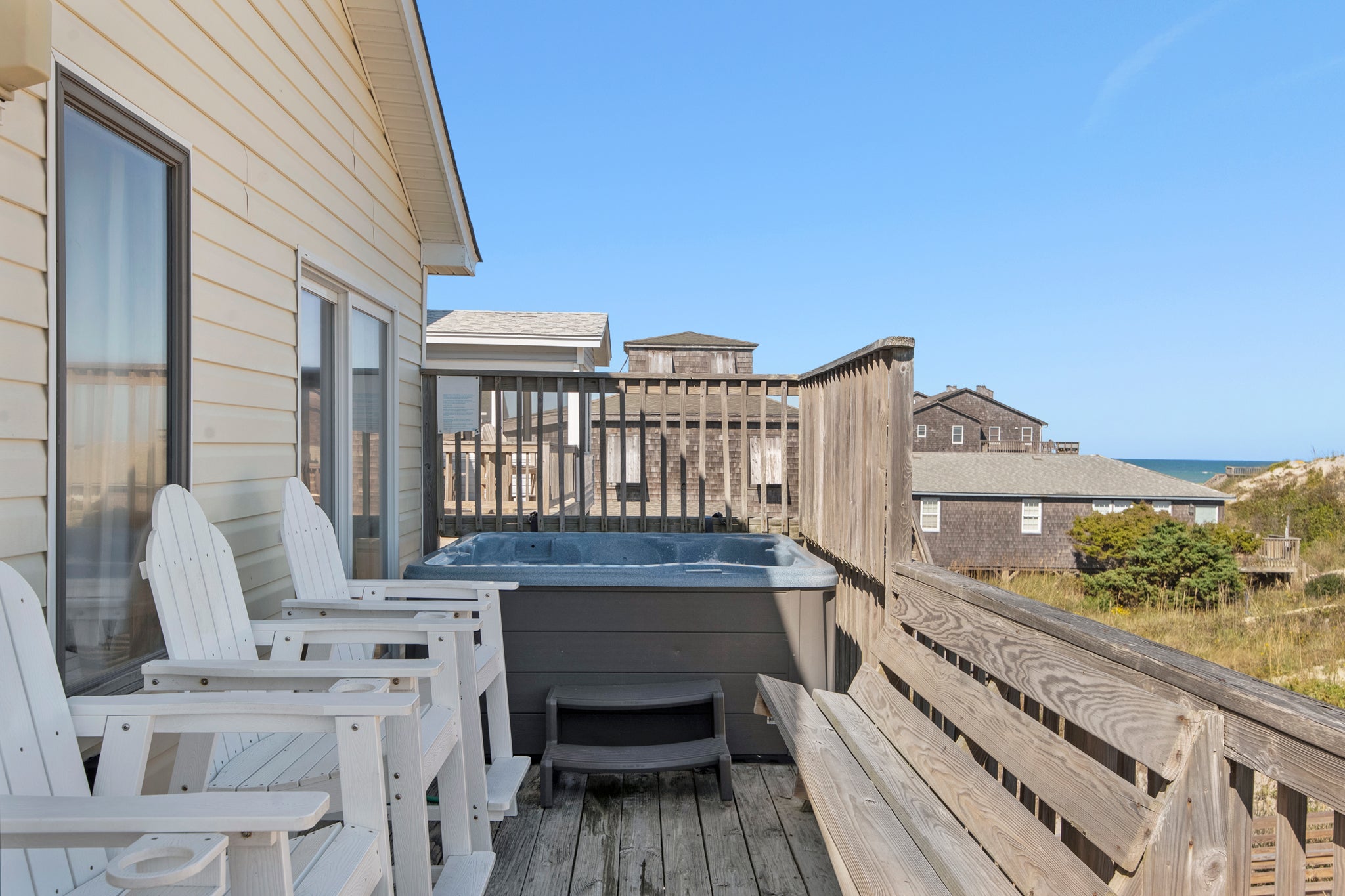 SN0609: Sea of Tranquility | Top Level Deck w/ Hot Tub