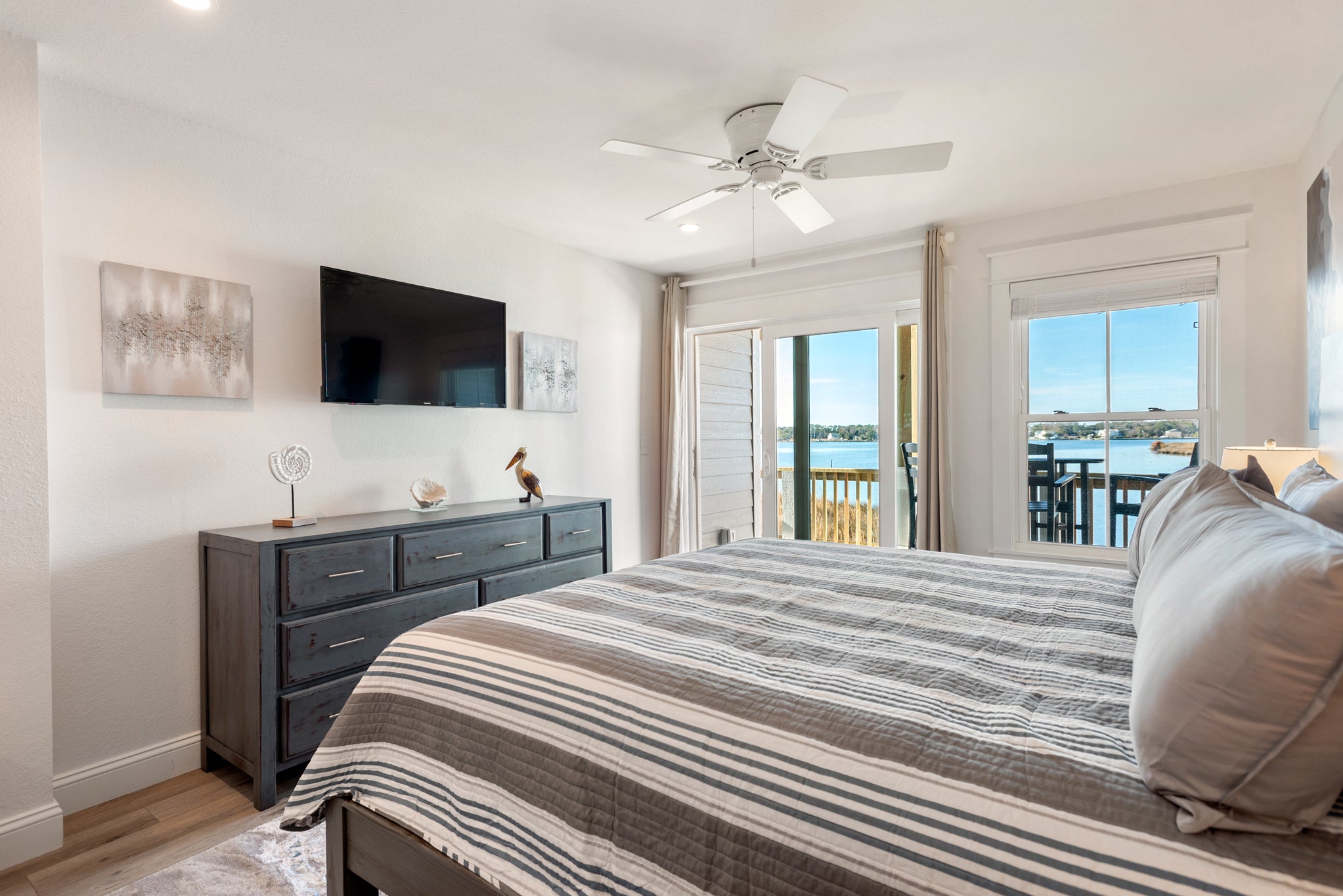 CLP301A: Sunset On The Sound | Mid Level Bedroom 3