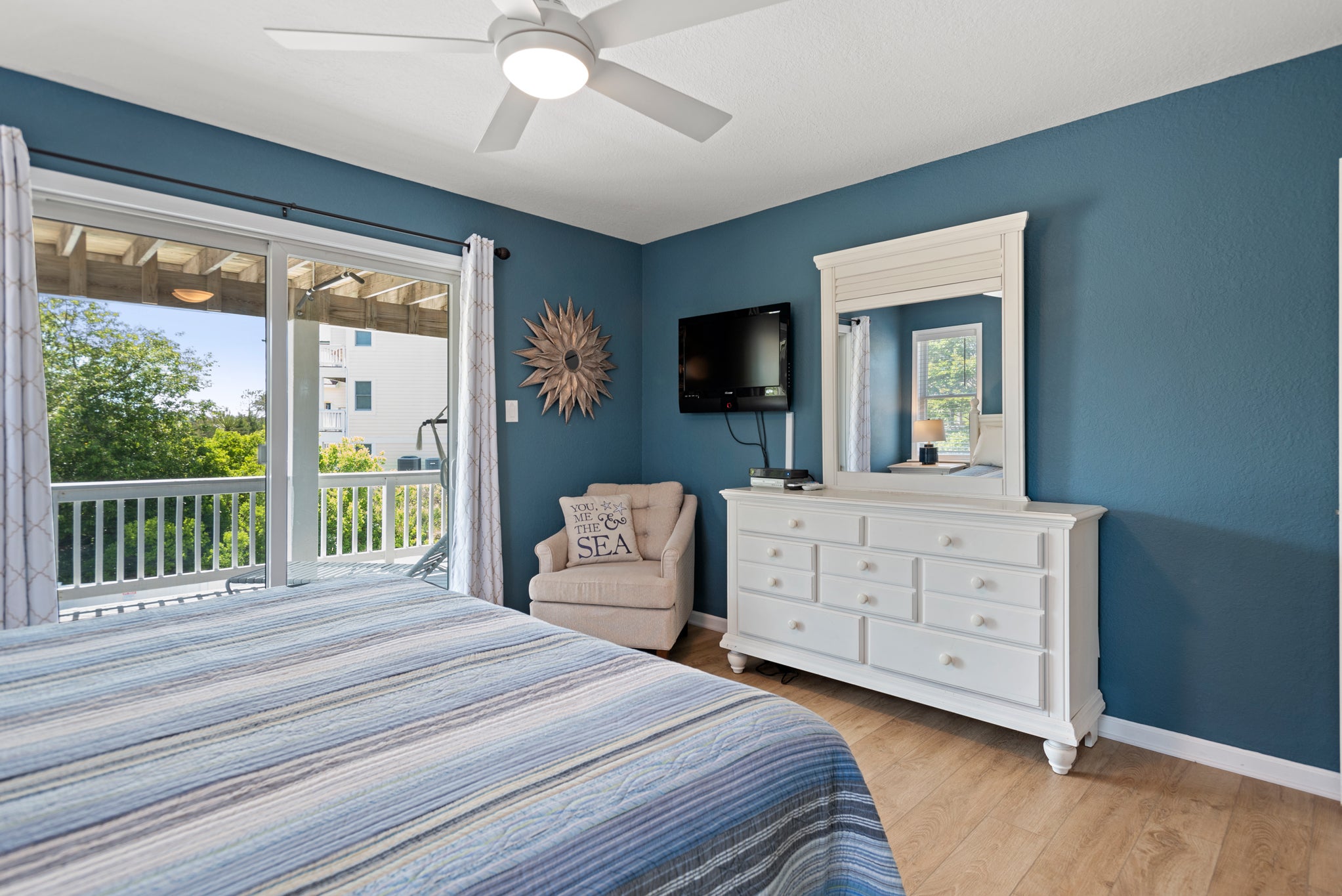 M045: Living On Beach Time | Mid Level Bedroom 4