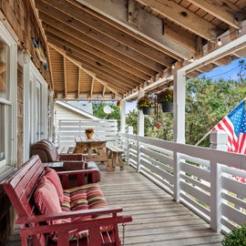 JR1818: Pookie's Cottage l ML Front Porch