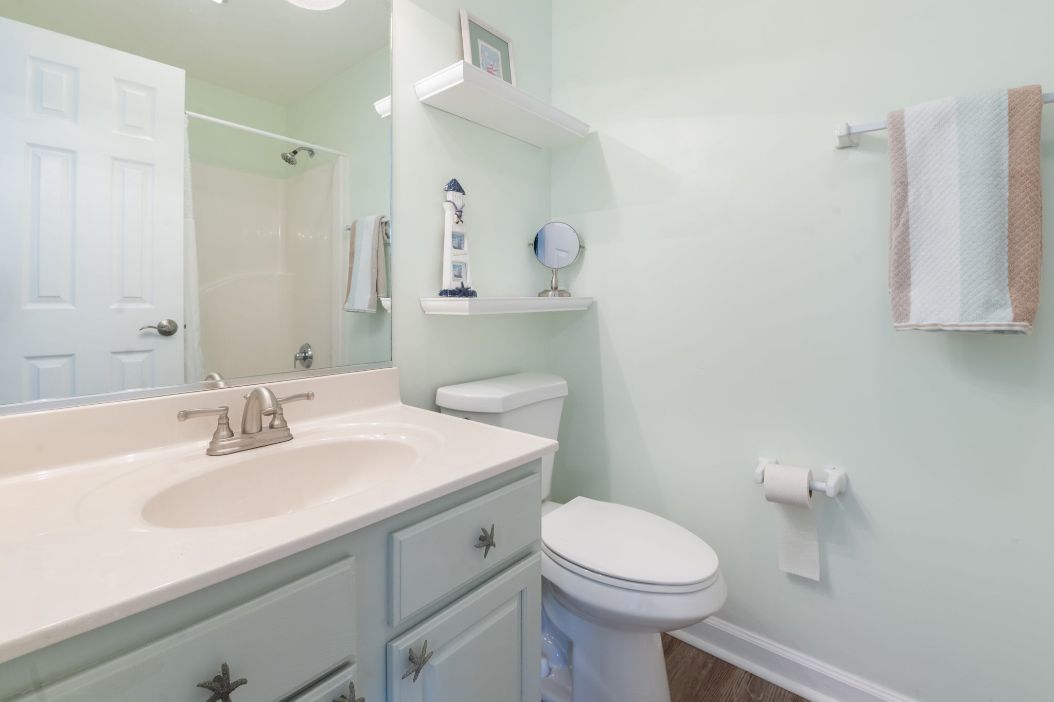 DU506: Salty Duck | Mid Level Bedroom 3 Private Bath