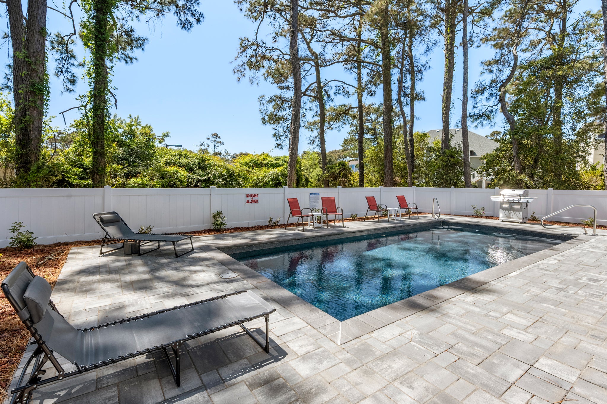 CL586: Modern Sound | Private Pool Area
