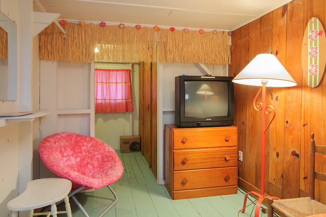 JR10: Mann Cottage | Bonus Room