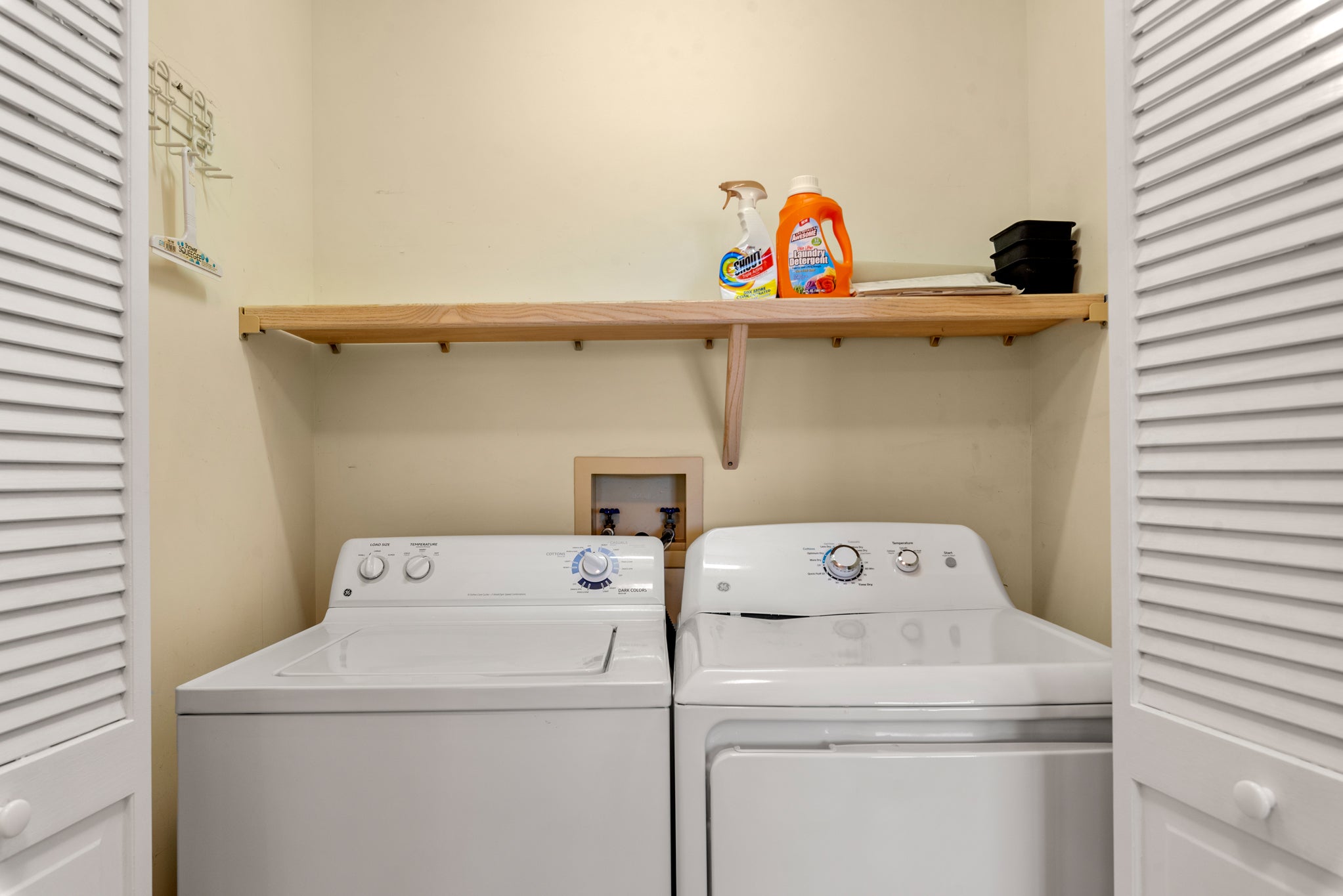 L10: Southern Reach | Mid Level Laundry Area