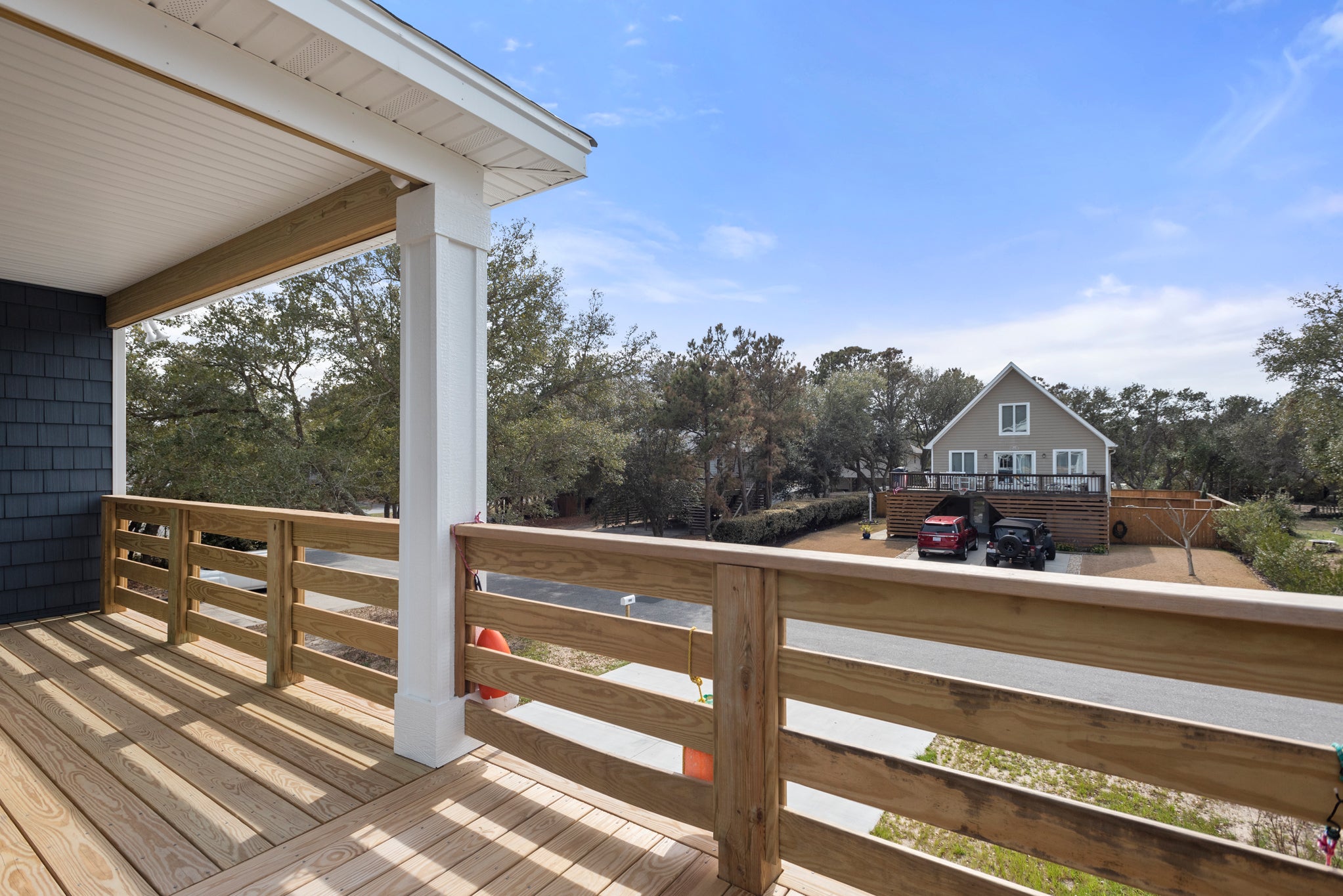 KDN9505: Gull Point Too | Front Deck