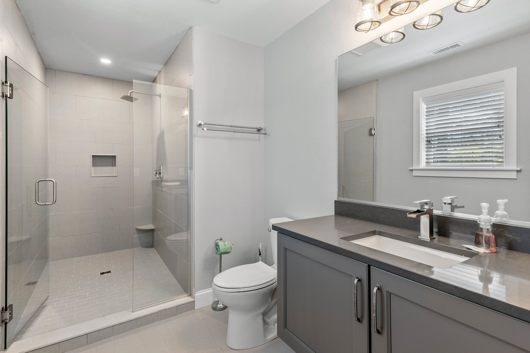 CL586: Modern Sound | Mid Level Bedroom 4 Private Bath