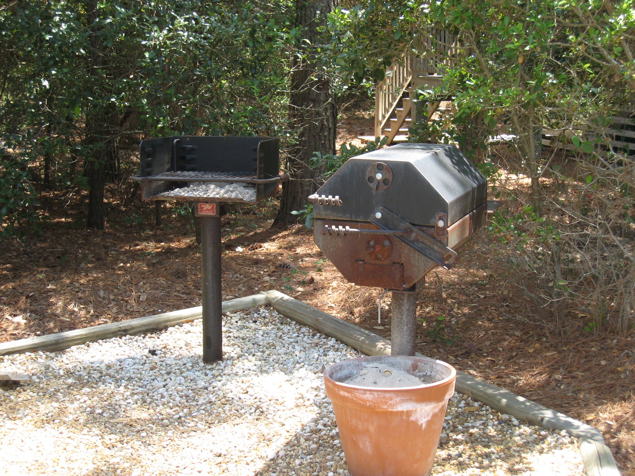 CL718: Dunewood | Outside Grill