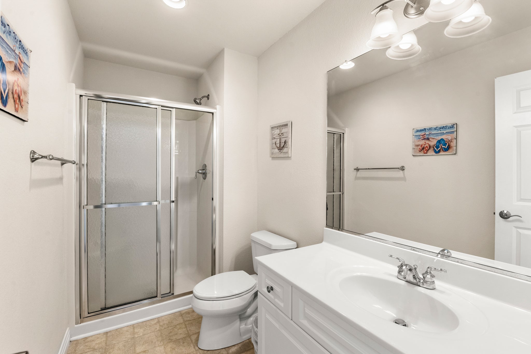 CC372: Sidebar | Mid Level Bedroom 1 Private Bath