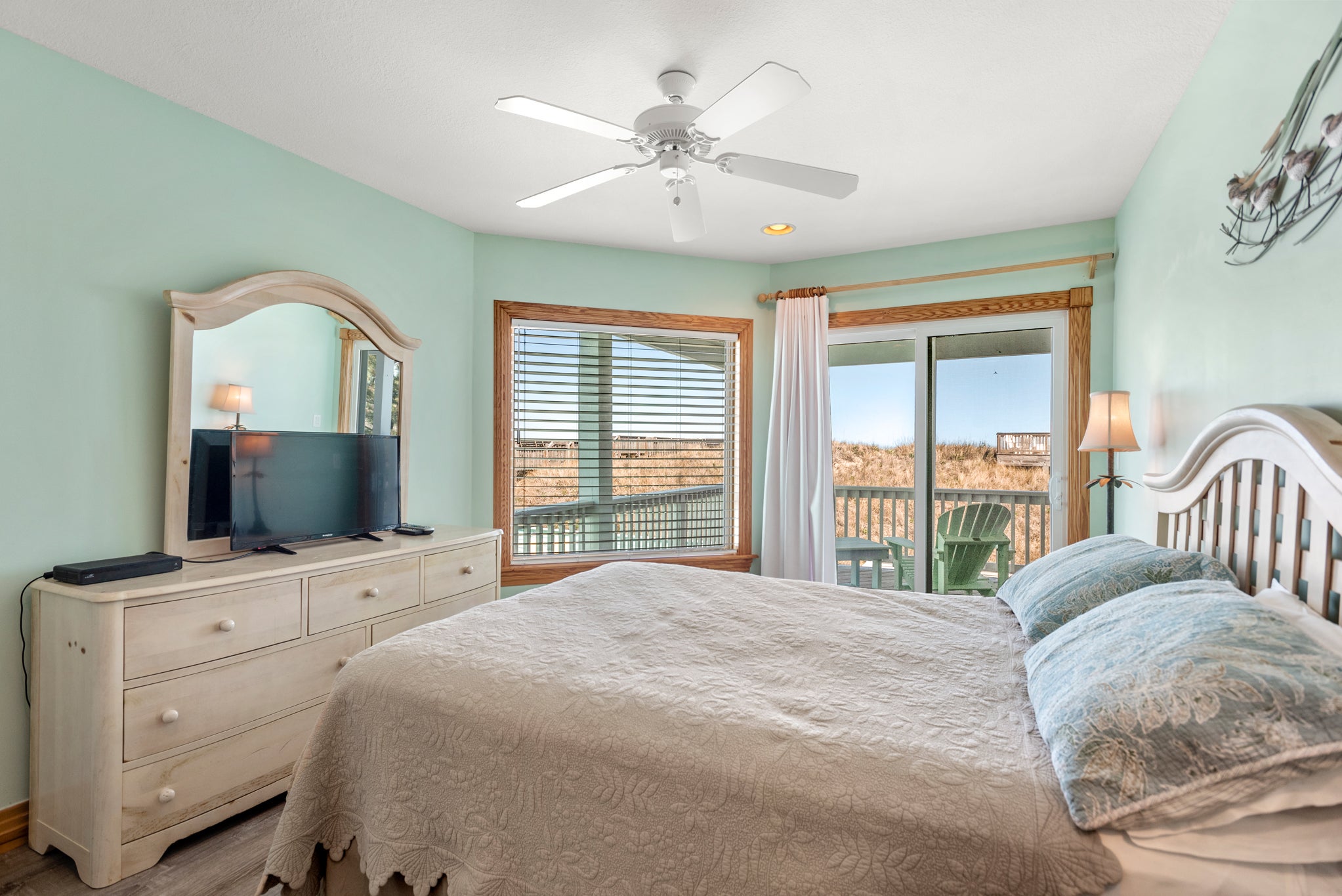 JR15: Heaven By The Sea | Mid Level Bedroom 6