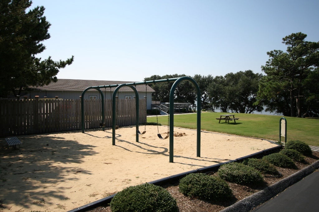 The Villas On Roanoke Sound: Community Playground